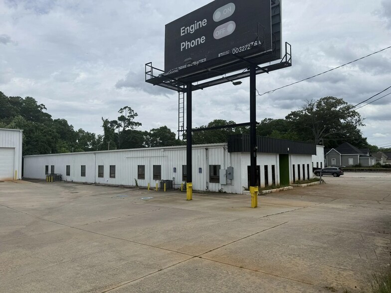 More Photos Of 1445 Cleveland Ave, East Point Showroom For Sale