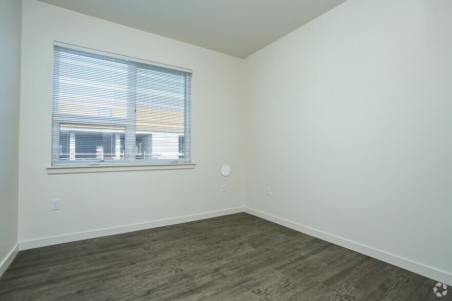 More Photos Of 16450 Redmond Way, Redmond Apartments For Lease