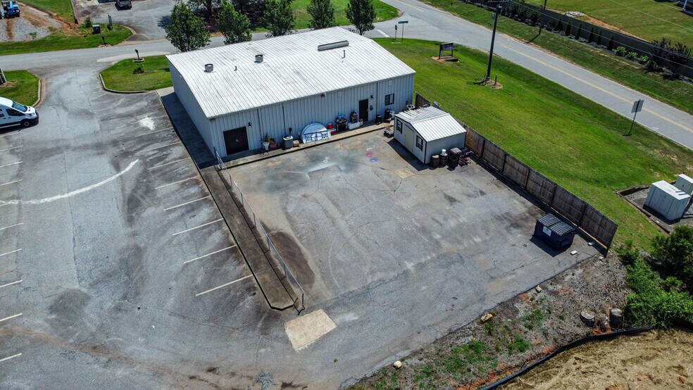 More Photos Of 101 Welpine Ridge Rd, Pendleton Warehouse For Lease