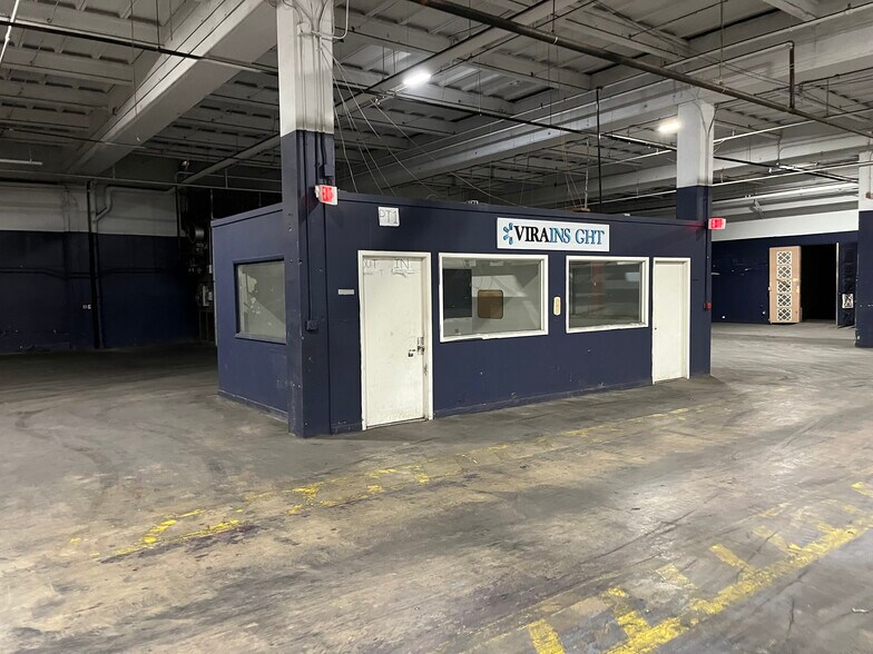 More Photos Of 1 Buckingham Ave, Perth Amboy Warehouse For Lease