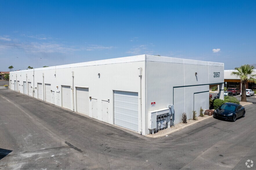 More Photos Of 3957 E Speedway Blvd, Tucson Light Manufacturing For Lease