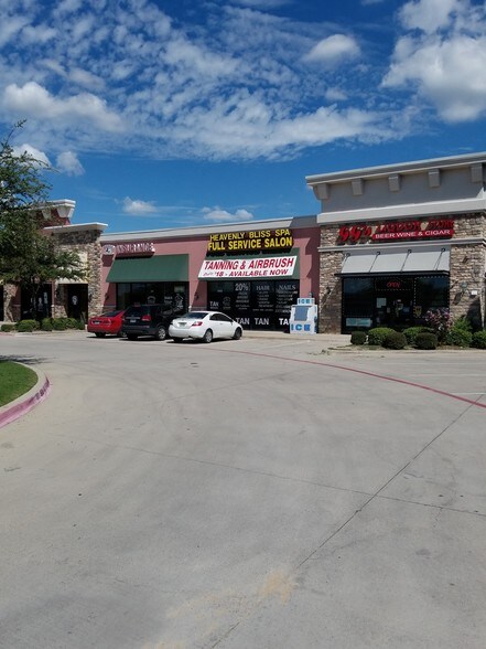 More Photos Of 2740 Western Center Blvd, Fort Worth Storefront For Lease