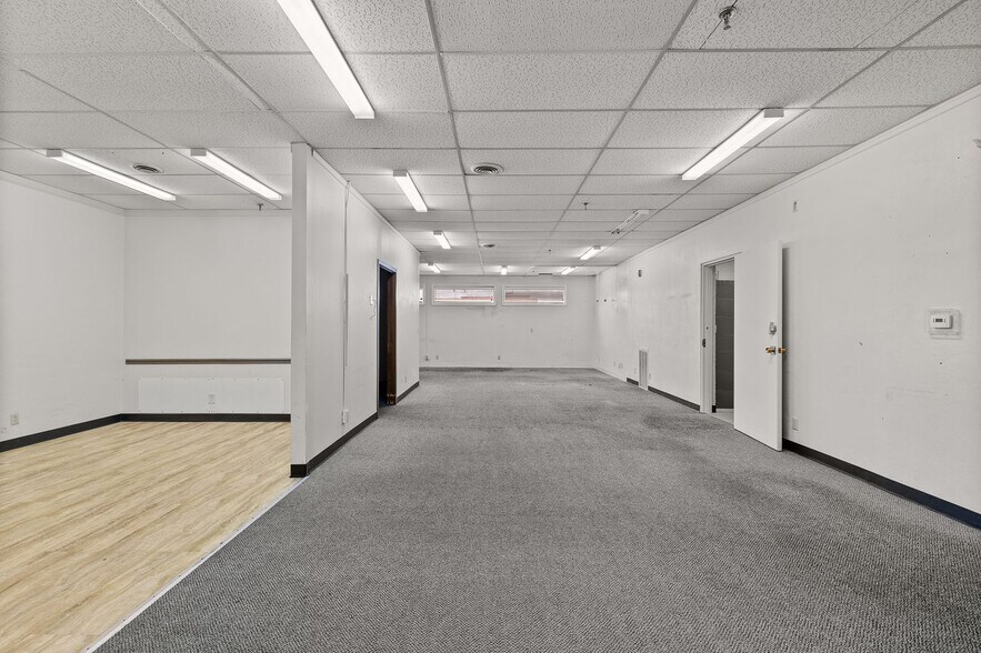 More Photos Of 1075 National Pky, Mansfield Office For Sale