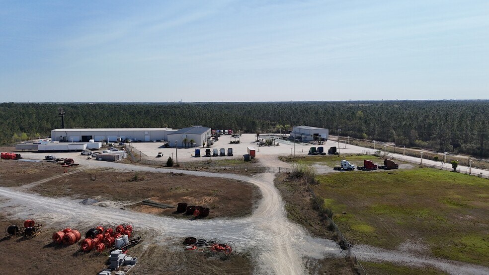 More Photos Of 9140 Canal Rd, Gulfport Light Distribution For Sale