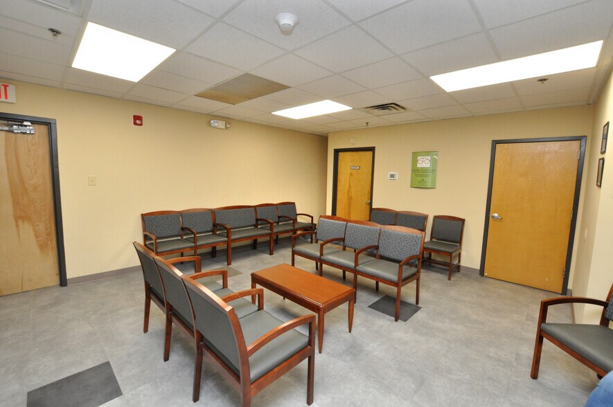 More Photos Of 210 Ark Rd, Mount Laurel Medical For Lease