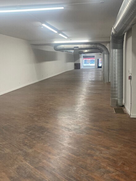 More Photos Of 308 Market St, Philadelphia Storefront Retail Office For Lease