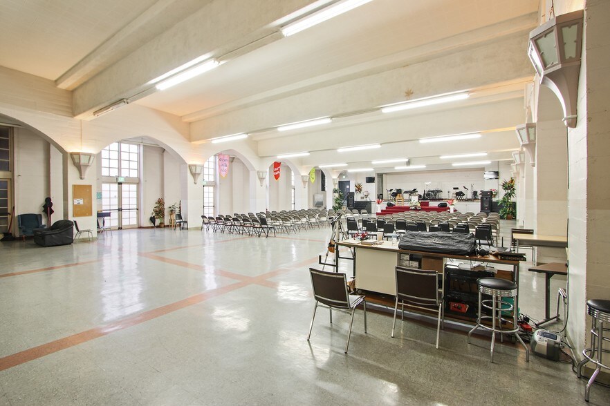 More Photos Of 464 E Walnut St, Pasadena Specialty For Lease