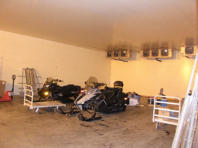 More Photos Of 2112 Industrial Dr, Niles Manufacturing For Sale