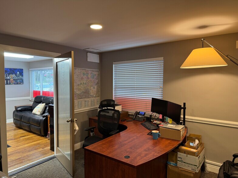 More Photos Of 5643 Cheviot Rd, Cincinnati Office For Lease