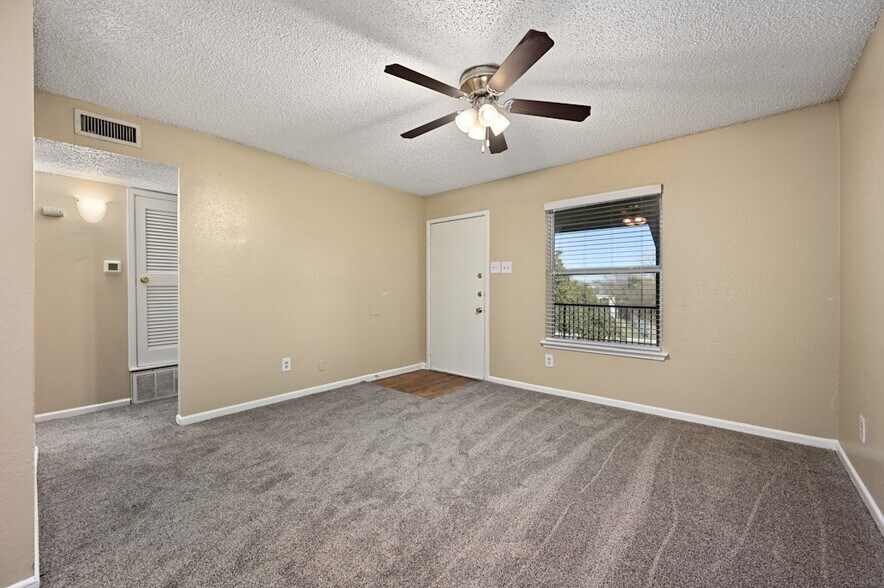 More Photos Of 1101 Rutland Dr, Austin Apartments For Sale