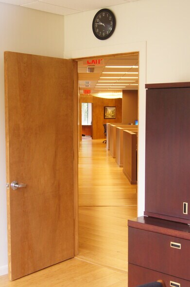 More Photos Of 245 Saw Mill River Rd, Hawthorne Medical For Sale