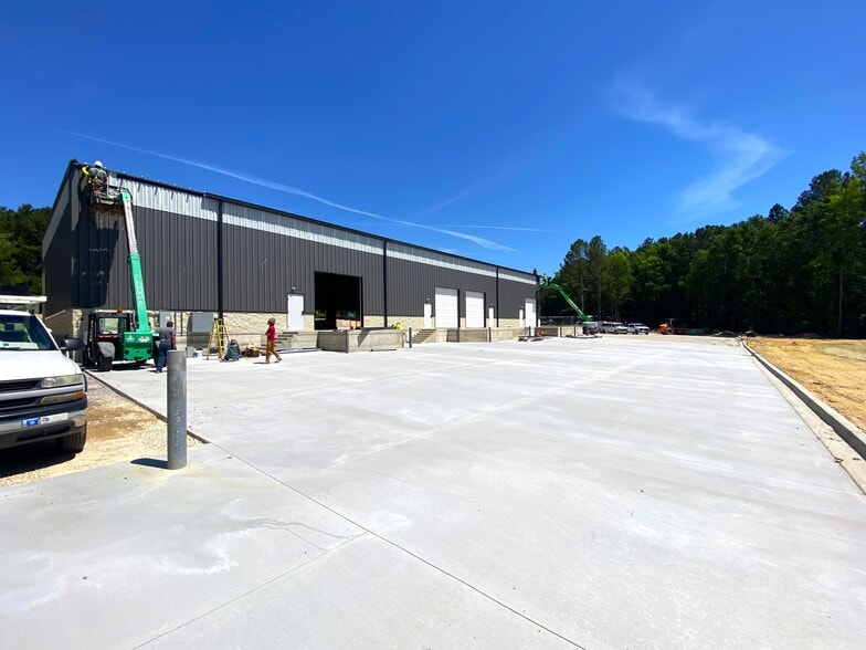 More Photos Of 150 Centrum Dr, Irmo Warehouse For Lease