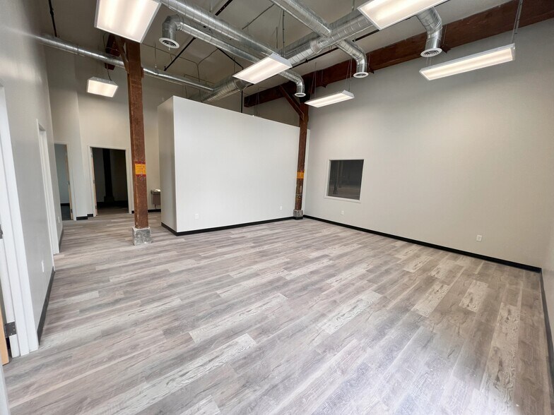 More Photos Of 55 Lodestone Way, Tooele Warehouse For Lease