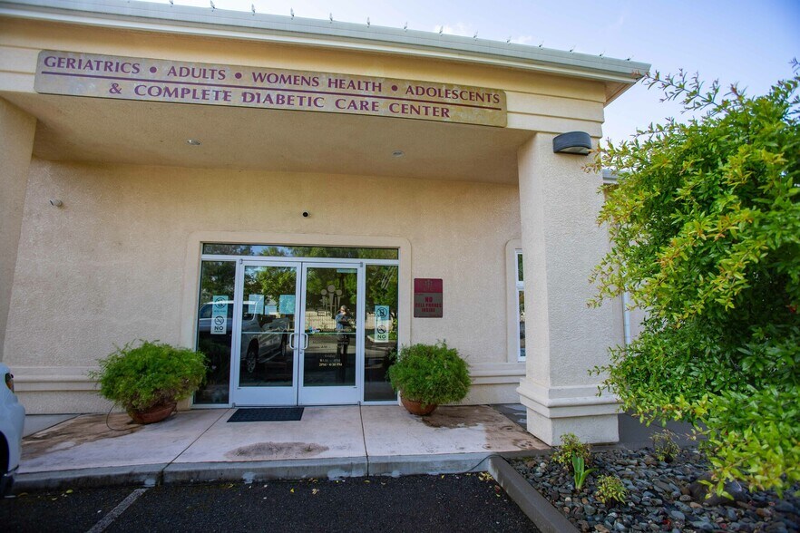 More Photos Of 2110 Railroad Ave, Redding Medical For Sale