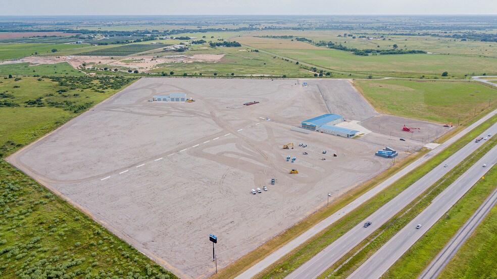 More Photos Of 7044 Interstate 10, Sealy Distribution For Sale