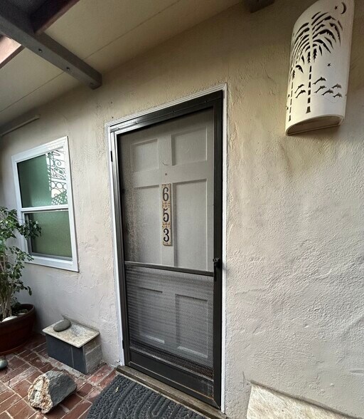 More Photos Of 653 Ramona Ave - Office/Live-Work, Laguna Beach Office For Lease
