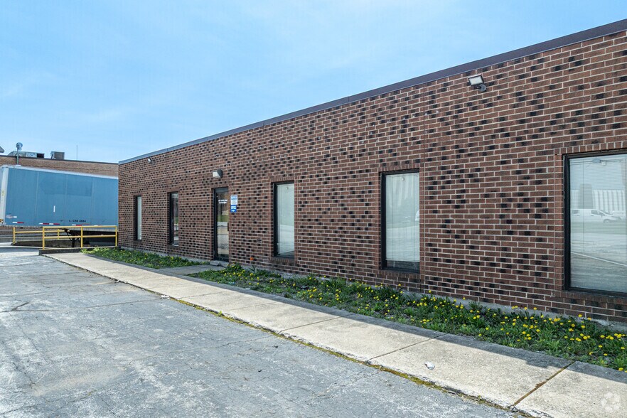 More Photos Of 525-531 W 169th St, South Holland Manufacturing For Sale