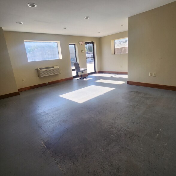 More Photos Of 2306 Skyvue Ln, Manhattan Industrial For Lease