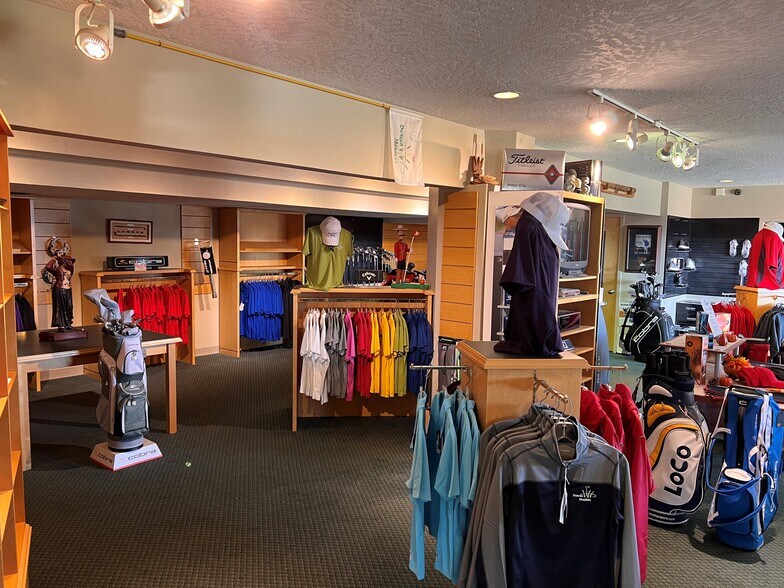 More Photos Of 6507 North Rd, Duncan Golf Course Driving Range For Sale