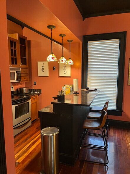 More Photos Of 417 Georgia Ave, Chattanooga Office For Sale
