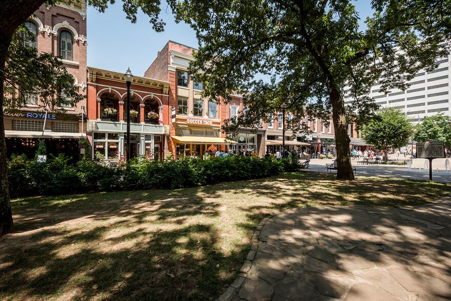 More Photos Of 7 Market Sq, Knoxville Storefront Retail Office For Lease