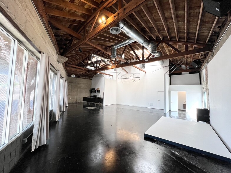 Primary Photo Of 1815 N Main St, Los Angeles Service For Sale