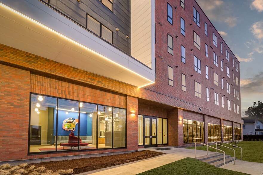 More Photos Of 222 Canal St, New Haven Apartments For Lease