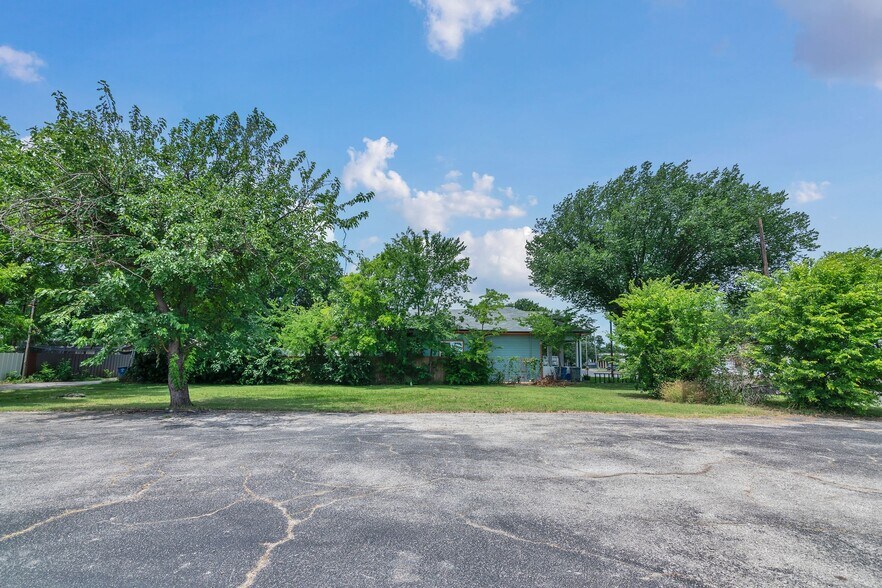 More Photos Of 412 W 12th St, Dallas Land For Sale