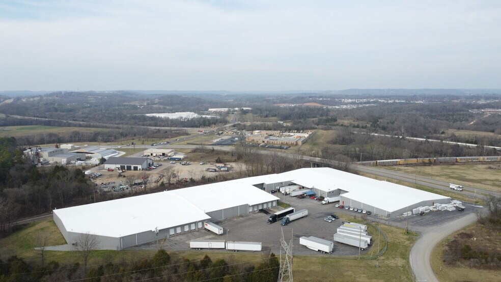 More Photos Of 801 N James Campbell Blvd, Columbia Distribution For Lease