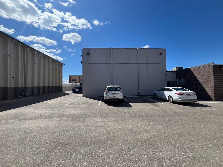 More Photos Of 5700 Logan St, Denver Office For Sale