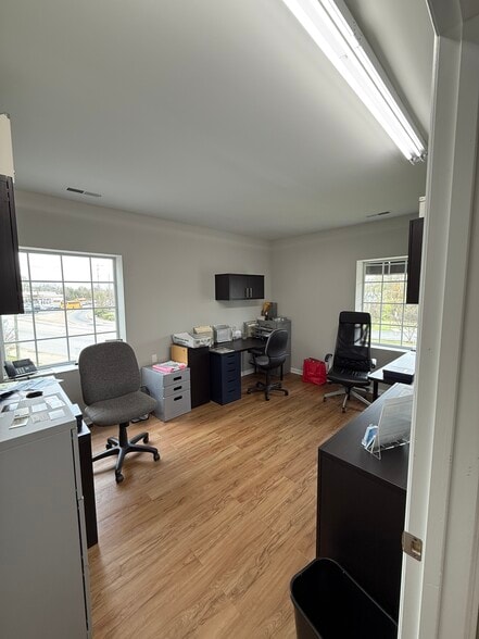 More Photos Of 325 N Main St, Kernersville Office For Sale