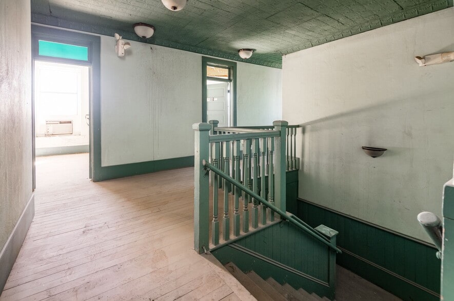 More Photos Of 315 E Andy Devine Ave, Kingman Hotel For Sale