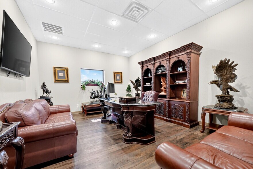 More Photos Of 4612 County Road 2200, Greenville Showroom For Sale