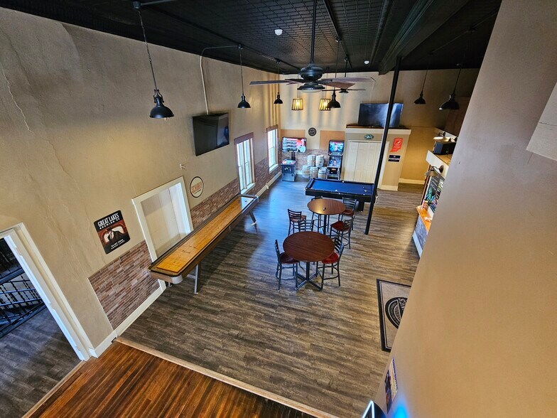 More Photos Of 124 Main St, Vincennes Office For Sale
