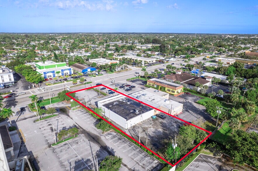 More Photos Of 3156 S Congress Ave, Palm Springs General Retail For Sale