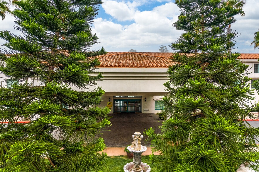 More Photos Of 2800 Via Cabrillo Marina, San Pedro Hotel For Sale