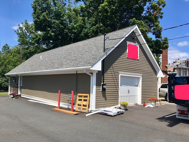 More Photos Of 402 Valentine St, Hackettstown Warehouse For Lease