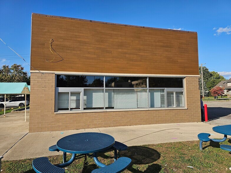 More Photos Of 24430 Eureka Rd, Taylor Fast Food For Sale