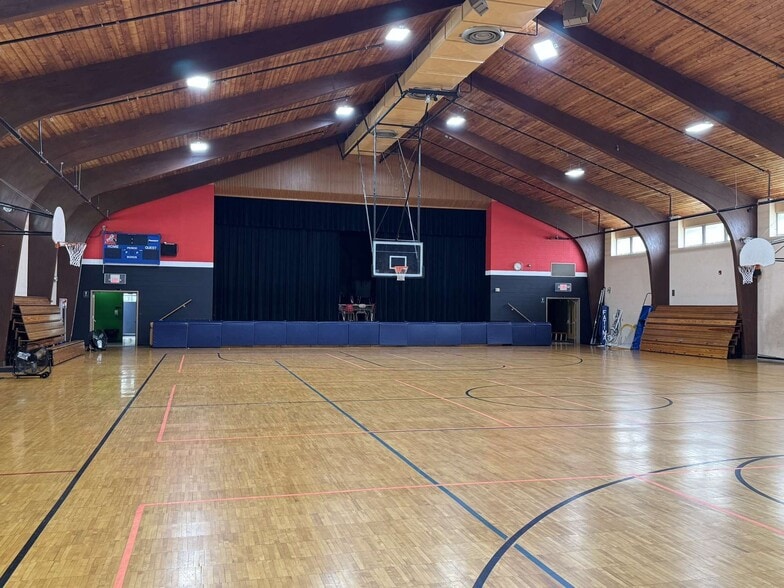 More Photos Of 360 Market St, Warren Schools For Sale