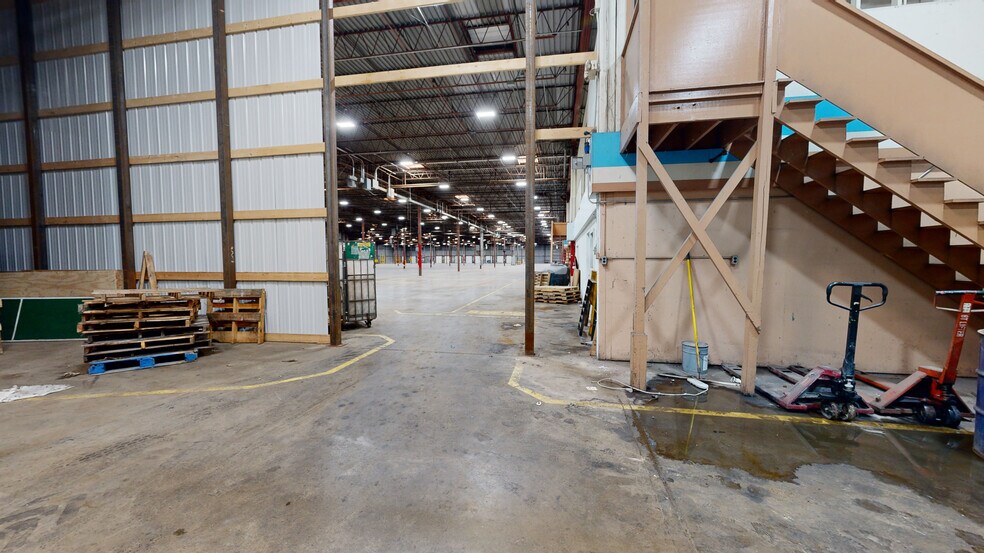 More Photos Of 1625 E Duane Blvd, Kankakee Manufacturing For Lease