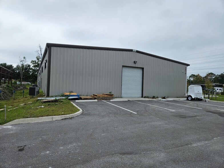 More Photos Of 169 College Dr, Orange Park Warehouse For Sale