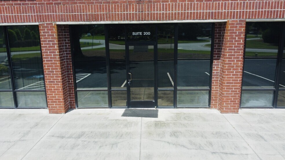 More Photos Of 33 Park Of Commerce Way, Savannah Medical For Lease