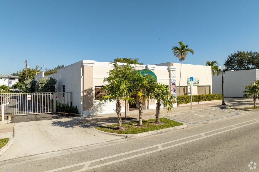 More Photos Of 2455 Hollywood Blvd, Hollywood Office For Lease