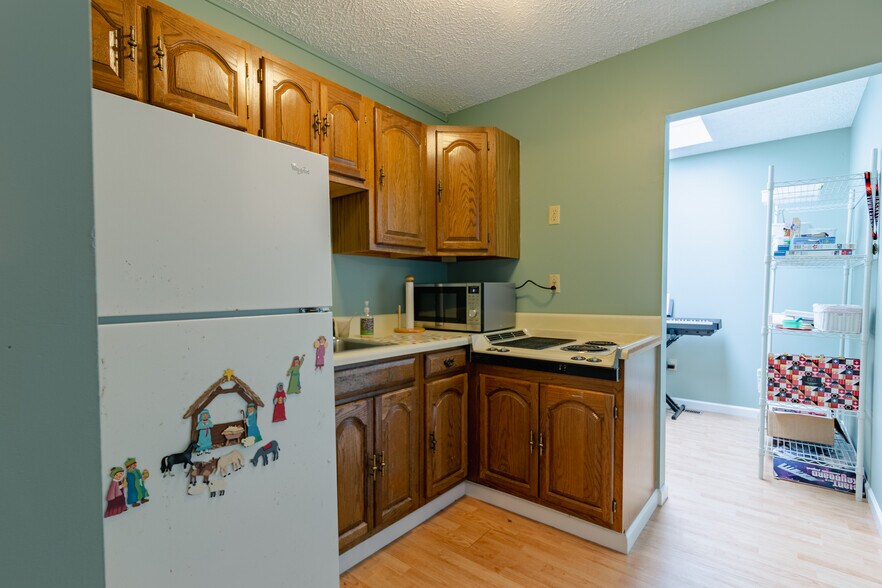 More Photos Of 29350 Matthewstown Rd, Easton Garden Center For Sale