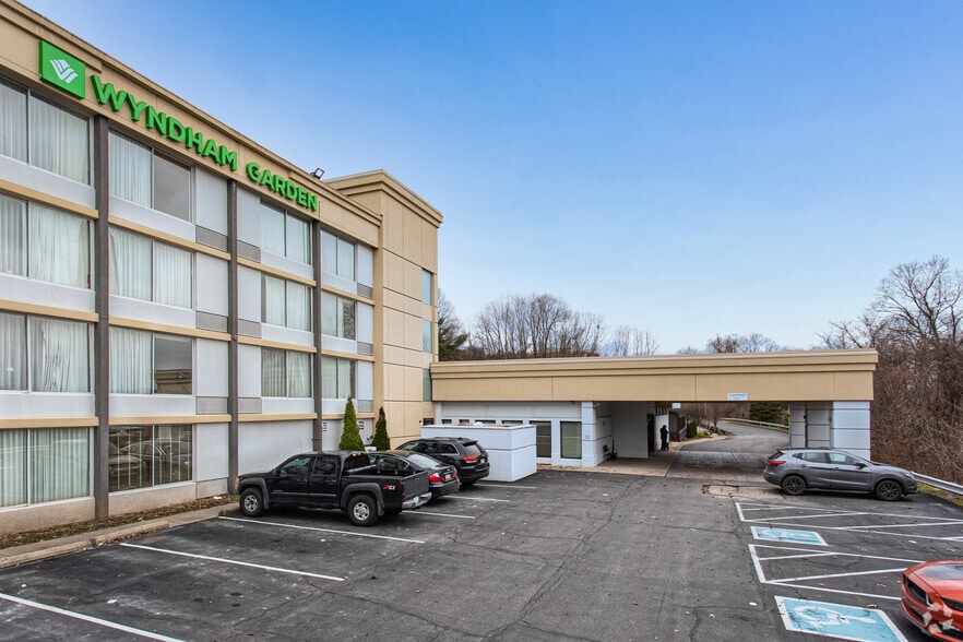 More Photos Of 1 Industry Ln, Pittsburgh Hotel For Sale