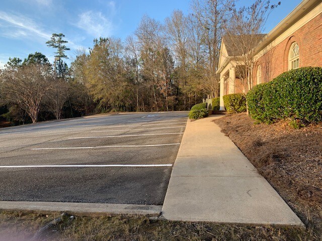 More Photos Of 2421 Brookstone Centre Pky, Columbus Medical For Sale