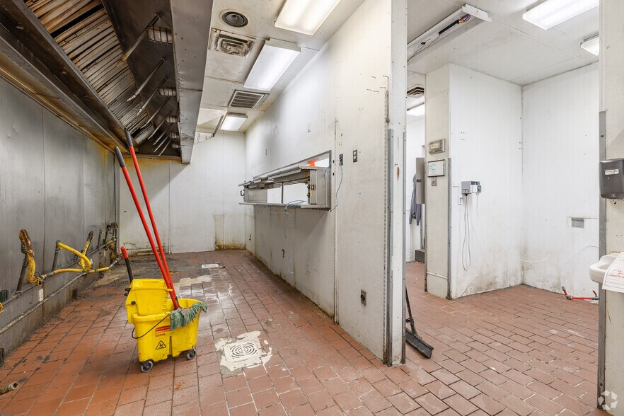 More Photos Of 401 W Cedar St, Rawlins Restaurant For Sale