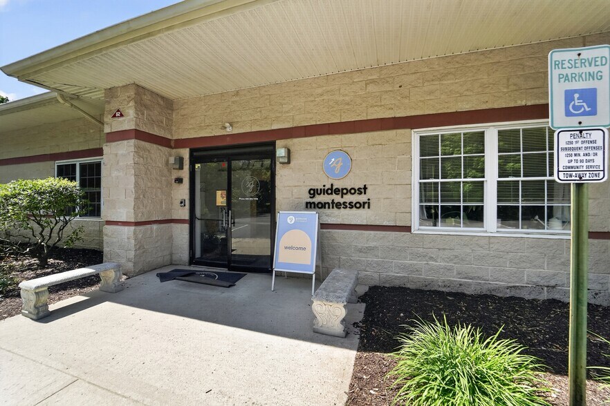 More Photos Of 222 Federal City Rd, Lawrenceville Daycare Center For Sale