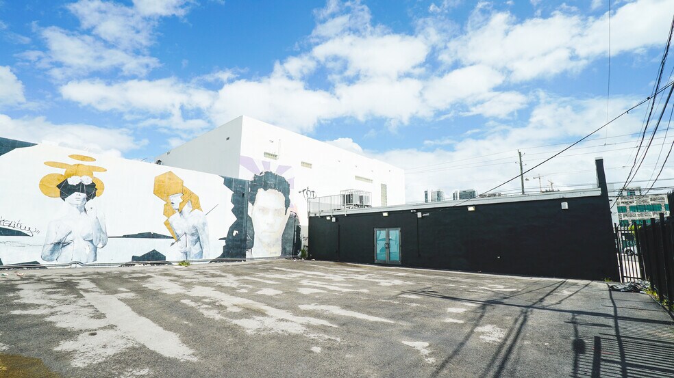 More Photos Of 2500 N Miami Ave, Miami Light Distribution For Sale