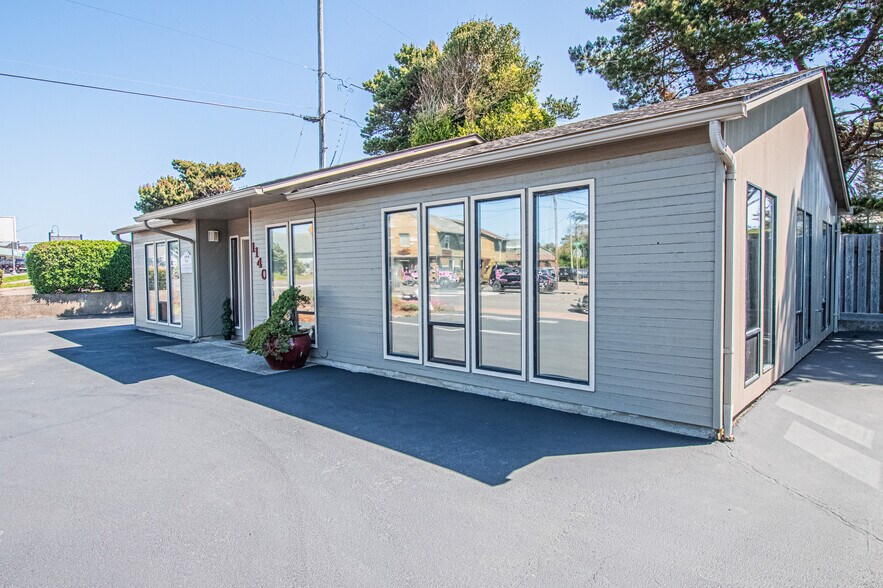 More Photos Of 1140 Ne Highway 101, Lincoln City Office For Sale